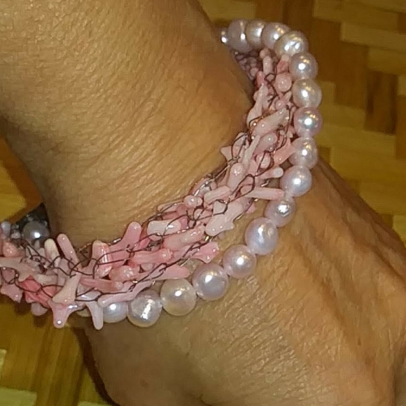 Pearl and Coral Bracelet - Picture 4 of 6
